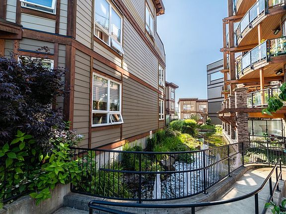 2nd image of 6591 Lincroft Rd #204
