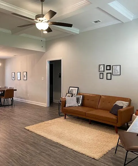 614 Broderick Cir — Photo 4