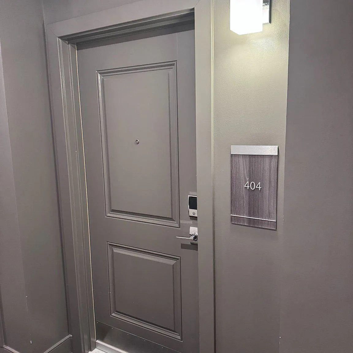 2 bed, 1.0 bath, 1150 sqft, $3,250 — Photo 2