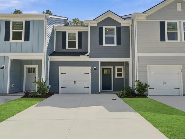 203 Brook Run Dr, Moncks Corner, SC 29461
