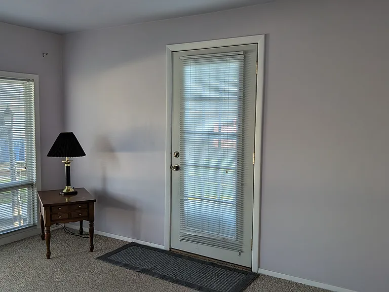 215 W Cass St — Photo 7