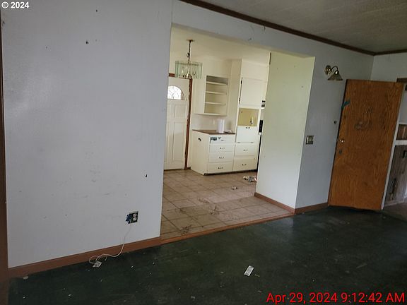 4th image of 1772 N Fir St