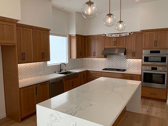 Kitchen w/ Waterfall Island