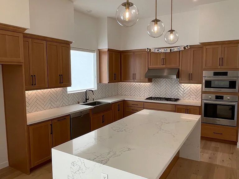 Kitchen w/ Waterfall Island
