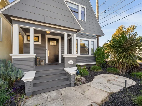 1727 Bay St, Alameda, CA 94501