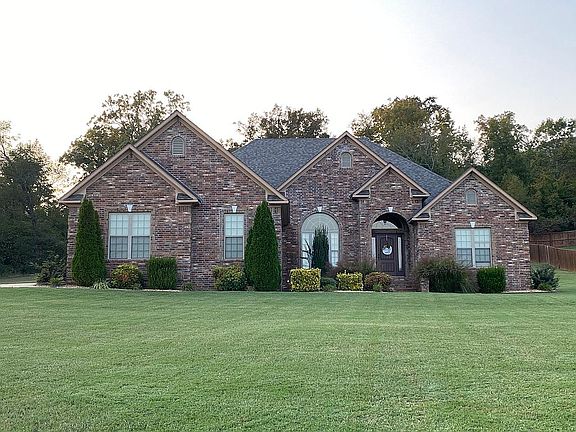 2nd image of 15 Sablewood Dr