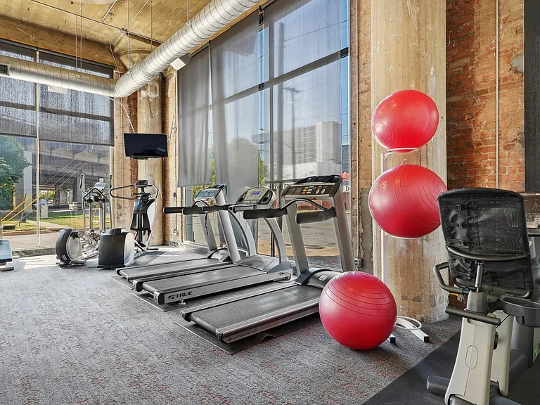Deep Ellum Lofts — Photo 48