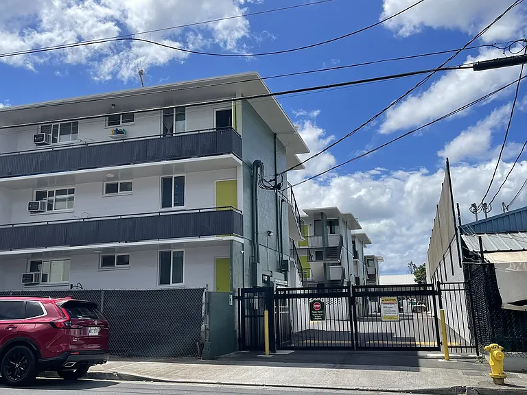 Olino at Pu'uloa Apartments — Photo 19