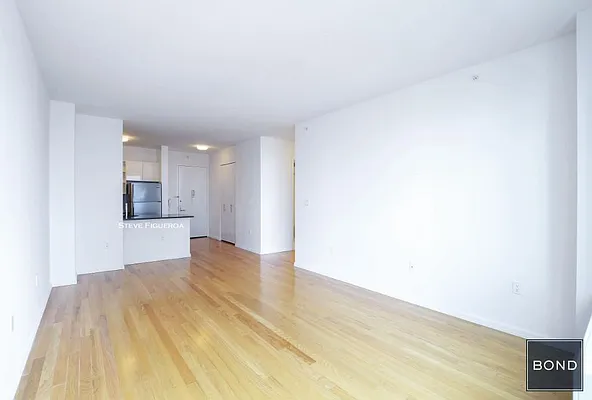 Rented by Bond New York | media 4