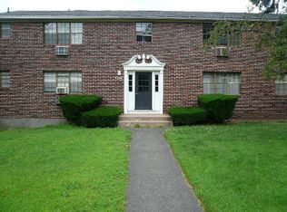 93 Sycamore Ln APT B, Manchester, CT 06040