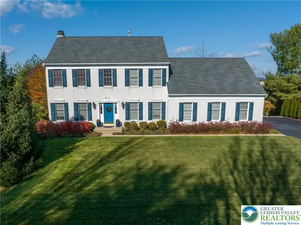 3707 Oakwood Trl, Allentown, PA 18103