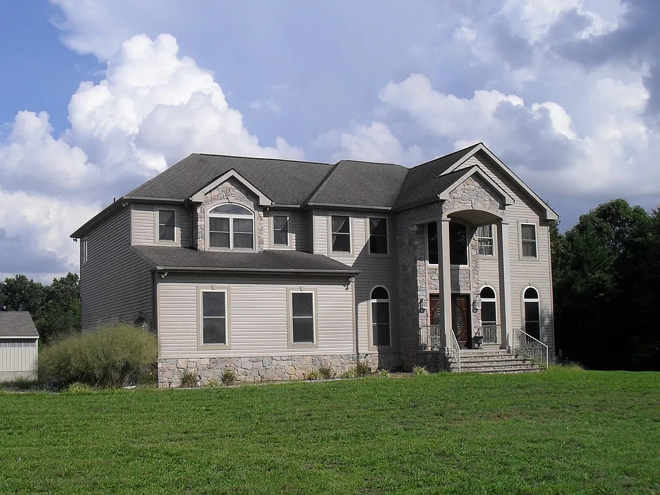14 Russell Mill Rd
