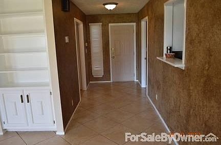 4th image of 10 Wallbrook Trl