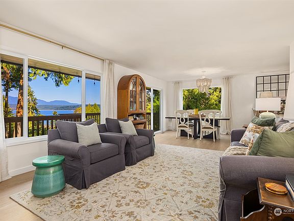 4th image of 25205 Pioneer Way NW