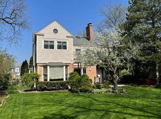 4038 Fairway Dr, Wilmette, IL 60091