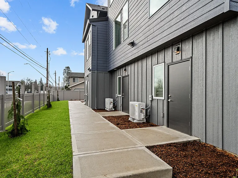 Fir Grove Townhomes — Photo 23