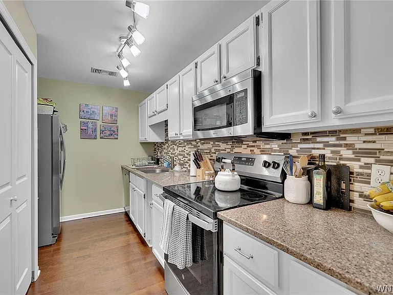 200 Lakefront Blvd #303 — Photo 12