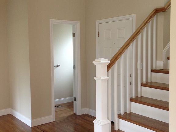 2nd image of 938 Palm Ave