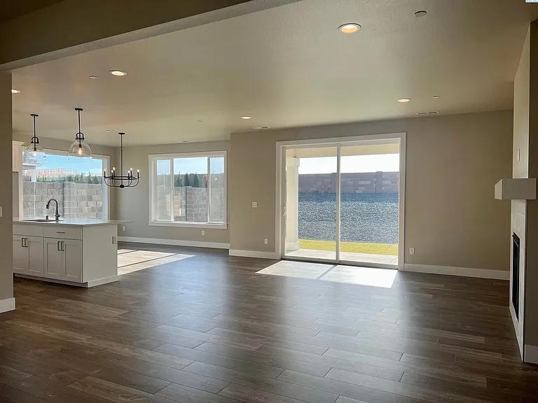 4369 Lolo Way — Photo 4
