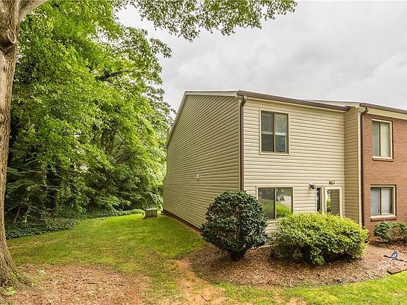 3rd image of 187 Forest View Dr