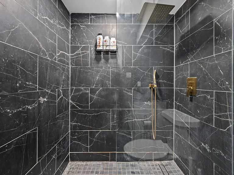 704 Oxford St #1 — Photo 12