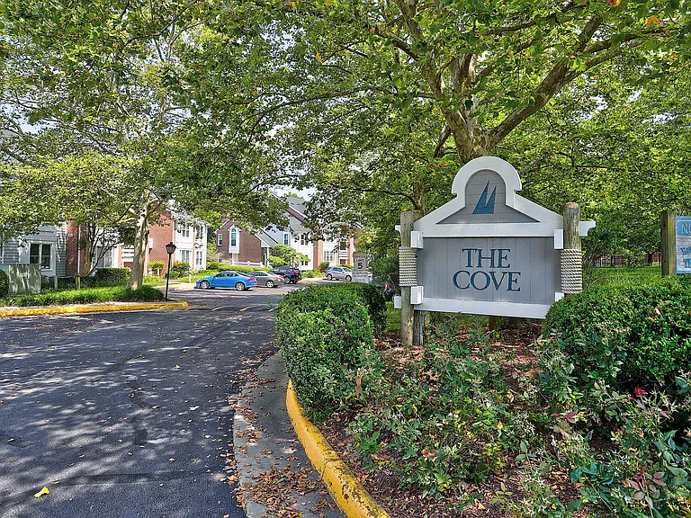 3151 Covewood Ct #I — Photo 24