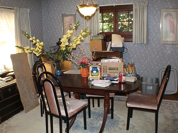 3rd image of 36 Woodcrest Ave