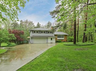 10098 Welk Rd, Chardon, OH 44024