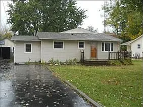 399 Oak St photo 1