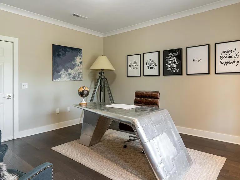 2492 Westmont Blvd — Photo 4