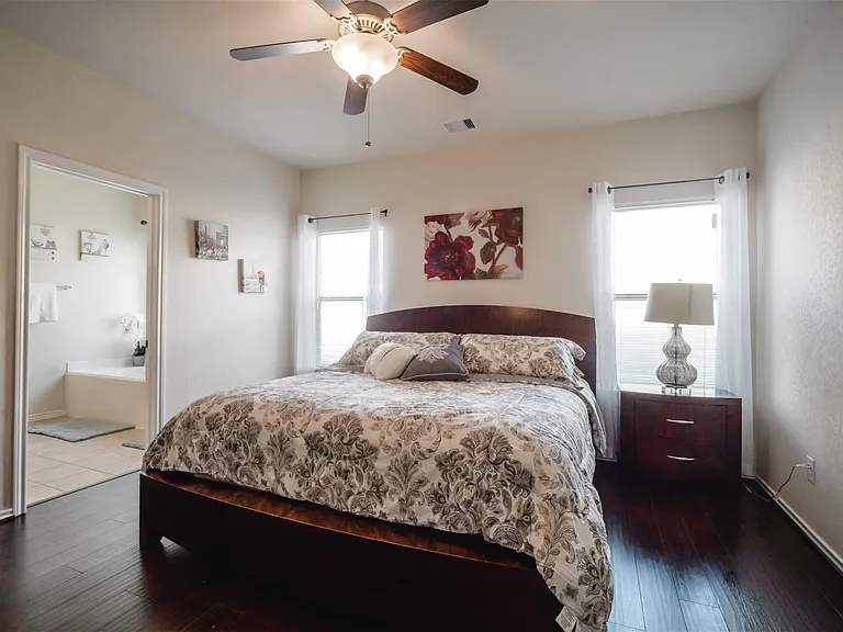 8730 Sunny Gallop Dr — Photo 21