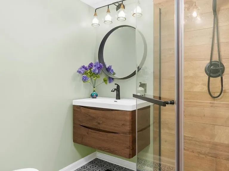 Bathroom #3: Basement bathroom.