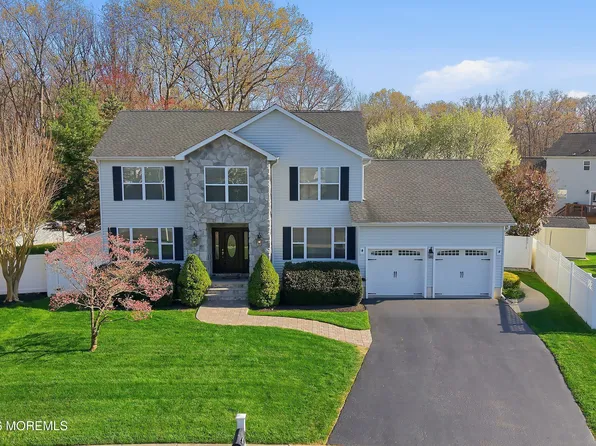23 Paulette Lane, Howell, NJ 07731