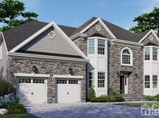 13 E Intravartolo Cir, Monroe Township, NJ 08831