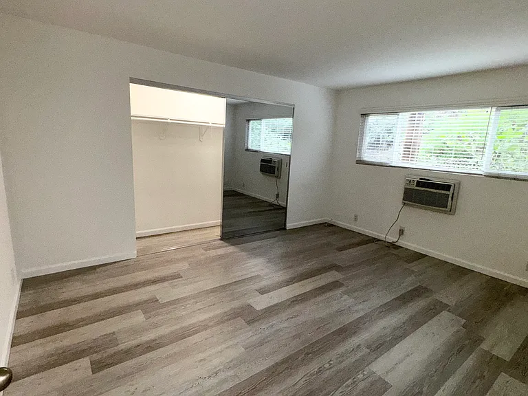 11305 Graham Pl — Photo 33