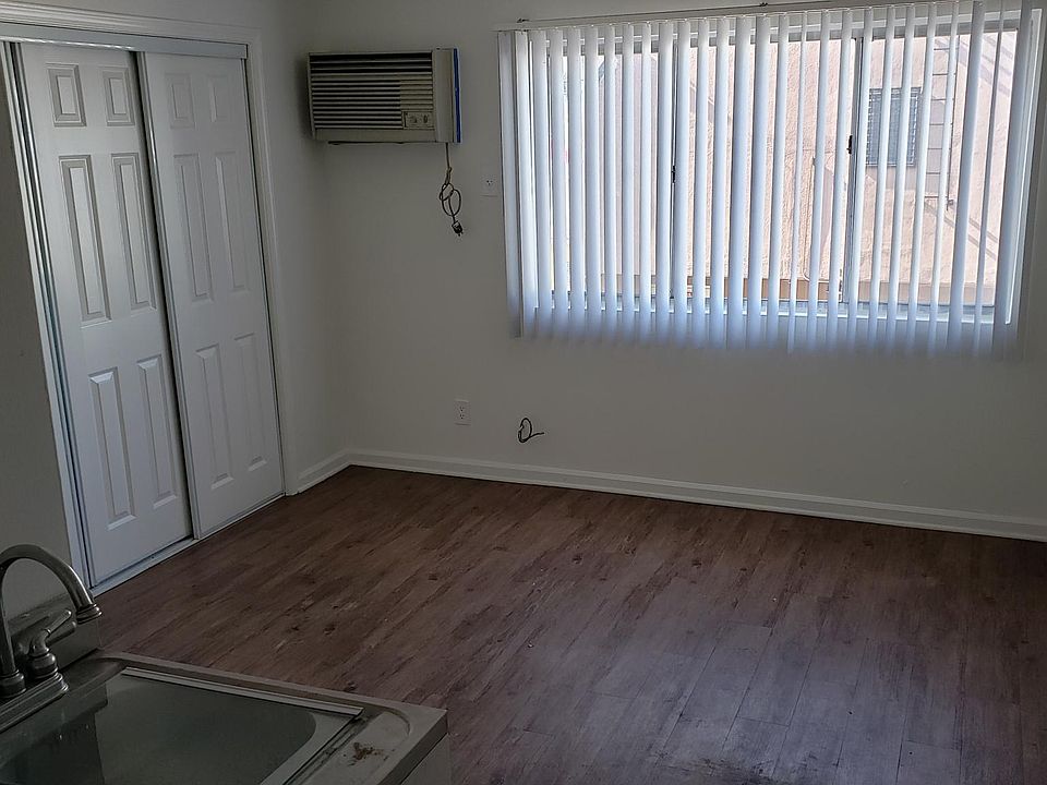 2nd image of 5321 Agnes Ave APT 8