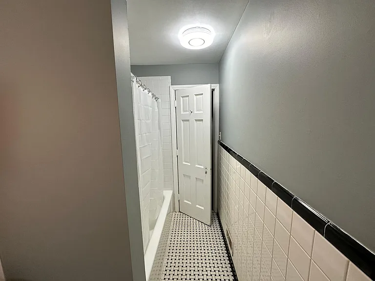 6200 Parkview Ave #4 — Photo 17