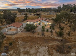 5504 E White Ln, Bakersfield, CA 93307