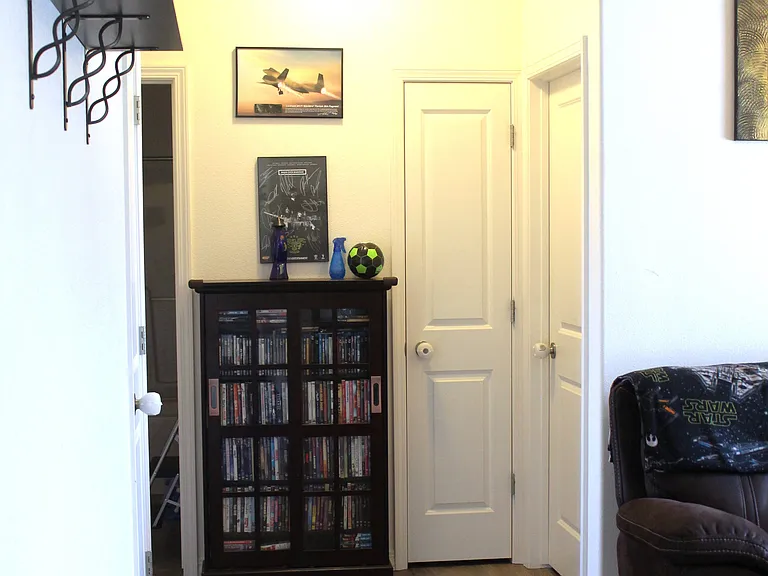 1258 N Ewell Ct — Photo 10