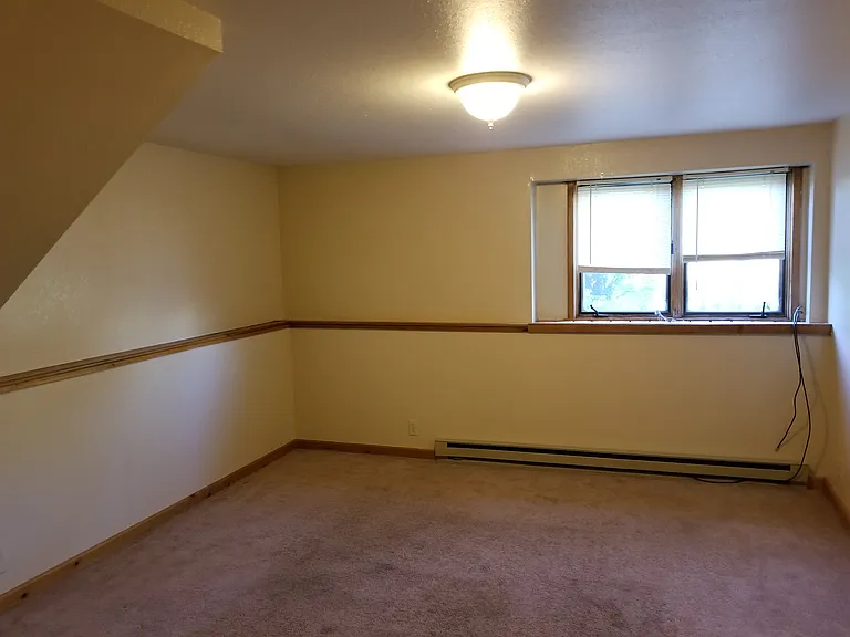 5 N Yellowstone Ave — Photo 4