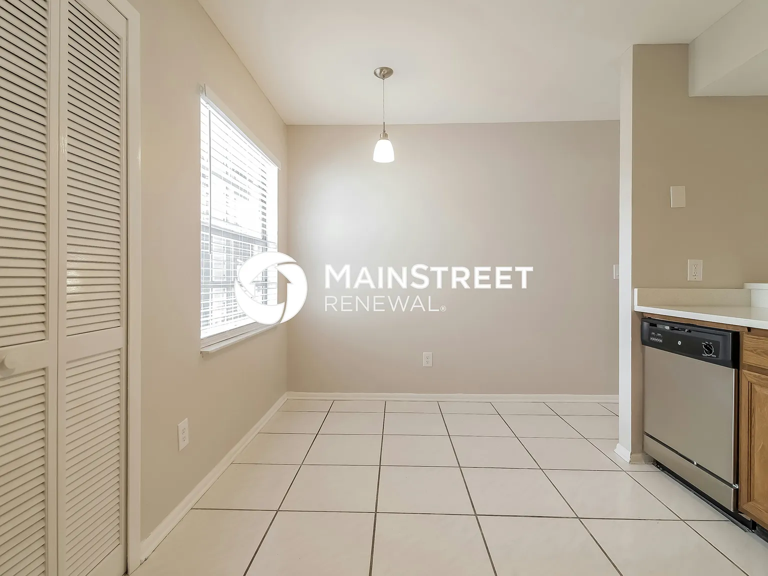 1523 Maplewood Cir — Photo 4