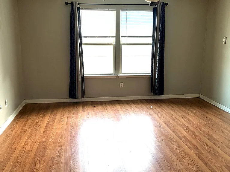 1813 Lynnwood Hills Dr — Photo 13