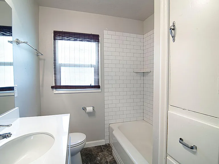 1549 E Westminster Ave — Photo 11
