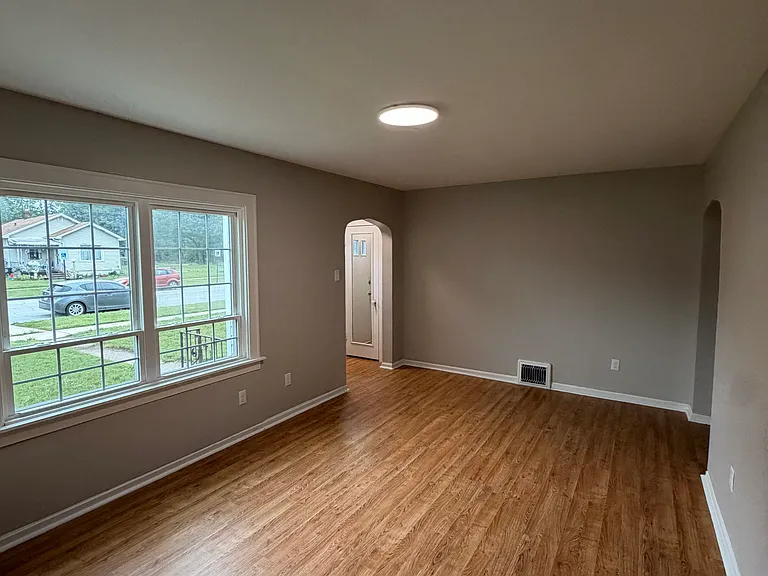4013 W 10th Ave — Photo 3