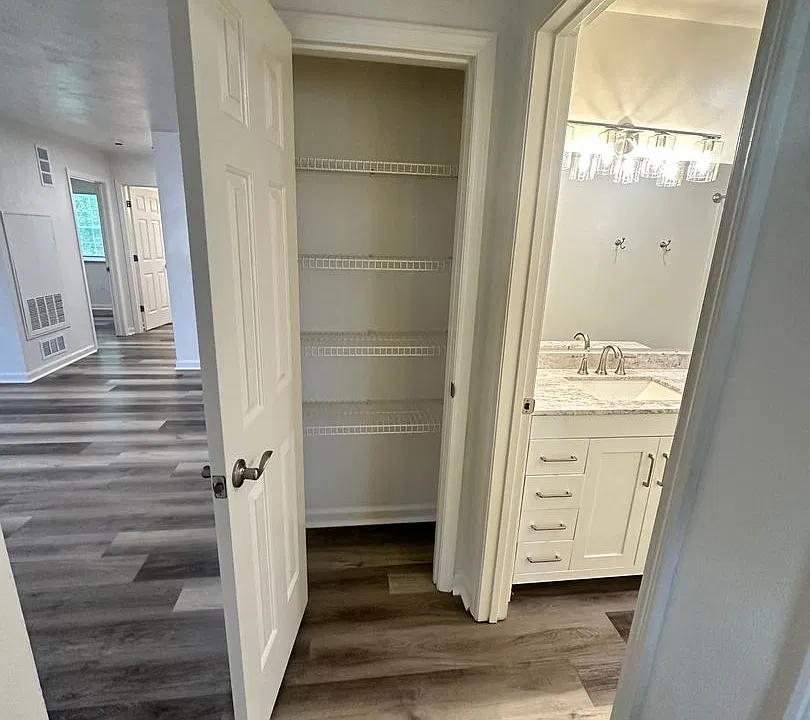 101 Collegiate Ct #6