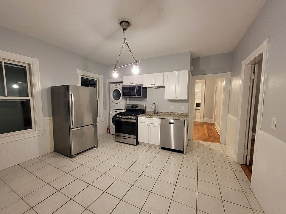 Large eat in kitchen
