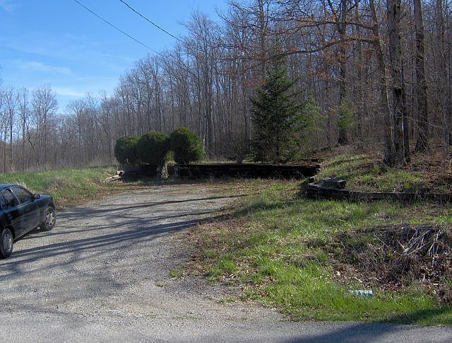 2nd image of 1835 Red Rd
