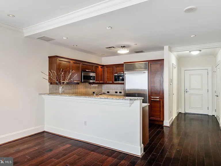 50 S 16th St #4304 — Photo 4