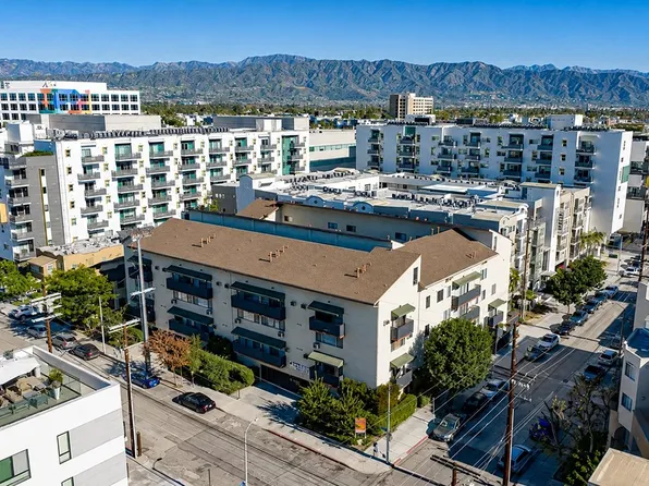 Las Casitas Apartments