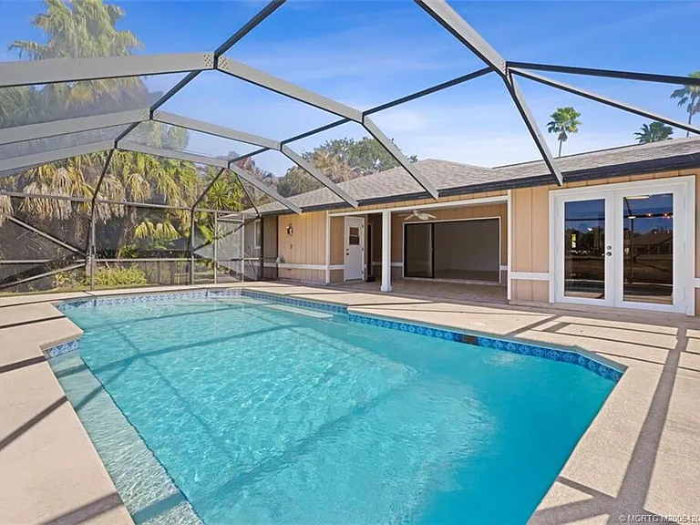 3074 NE Loquat Ln — Photo 31